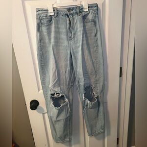 American Eagle Relaxed Mom Jeans Light Wash Size 8 Women’s